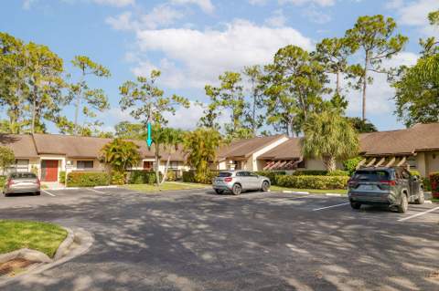 191 Mastic Tree Court, Royal Palm Beach FL - photo 6 of 45