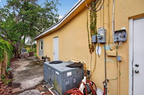 4390 NW 35th Avenue, Lauderdale Lakes FL - photo 24 of 29