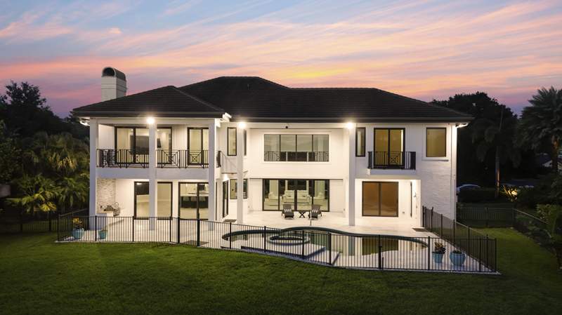 4 bedroom Single Family Residence at 18411 SE Lakeside Drive, River Ridge (Tequesta), Jupiter — photo 3
