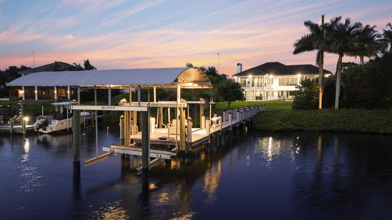 4 bedroom Single Family Residence at 18411 SE Lakeside Drive, River Ridge (Tequesta), Jupiter — photo 2
