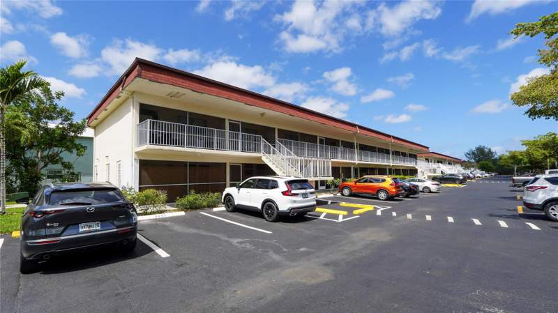 1 bedroom Condominium at 5377 SW 40th Avenue #105, Bel-Aire Section Four Condo, Dania Beach — photo 2