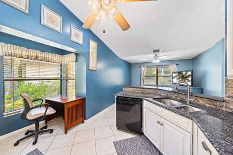5794 Lonewood Court, Jupiter FL - photo 7 of 23