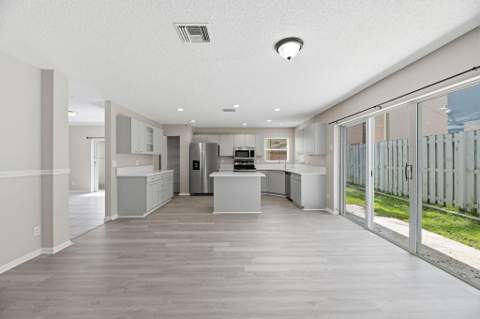 5477 NW 44th Way, Coconut Creek FL - photo 10 of 38