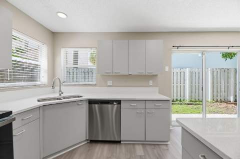 5477 NW 44th Way, Coconut Creek FL - photo 12 of 38