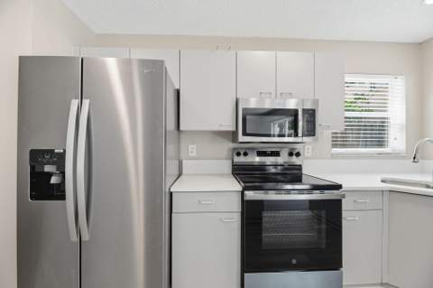 5477 NW 44th Way, Coconut Creek FL - photo 14 of 38
