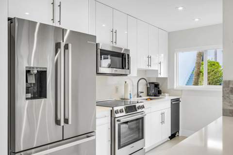 425 Bayshore Drive #15, Fort Lauderdale FL - photo 8 of 23