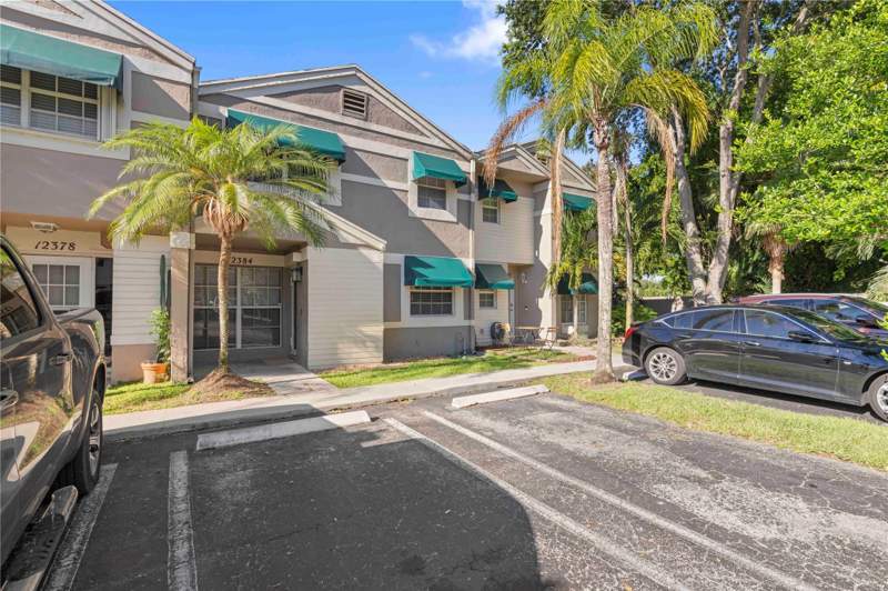 3 bedroom Townhouse at 12384 SW 52nd Court, Flamingo Gardens, Cooper City — photo 2