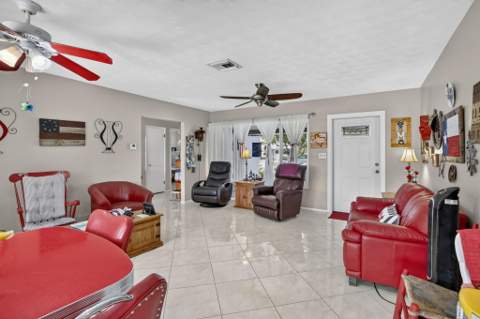 4760 NE 5th Avenue, Oakland Park FL - photo 7 of 39