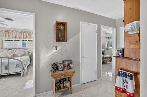4760 NE 5th Avenue, Oakland Park FL - photo 18 of 39