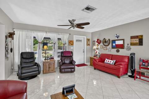 4760 NE 5th Avenue, Oakland Park FL - photo 8 of 39