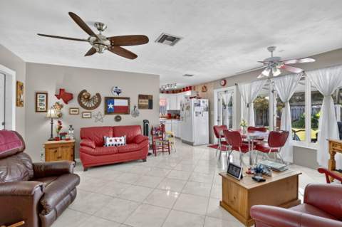 4760 NE 5th Avenue, Oakland Park FL - photo 9 of 39