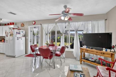 4760 NE 5th Avenue, Oakland Park FL - photo 15 of 39