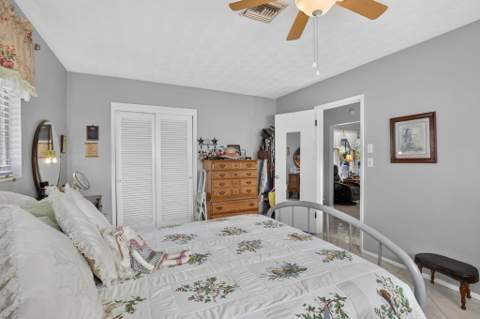 4760 NE 5th Avenue, Oakland Park FL - photo 23 of 39