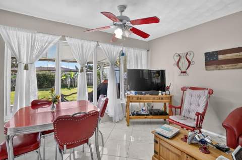 4760 NE 5th Avenue, Oakland Park FL - photo 17 of 39