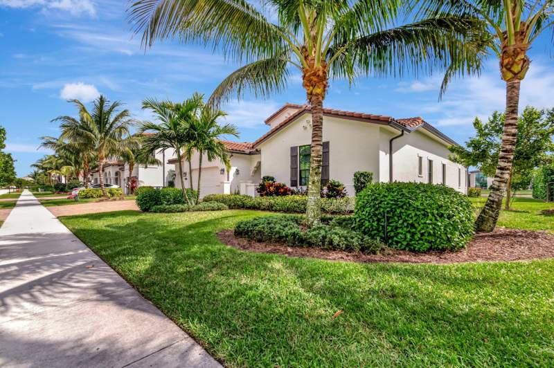 3 bedroom Single Family Residence at 8212 Grand Prix Lane, Palm Meadows Estates, Boynton Beach — photo 2