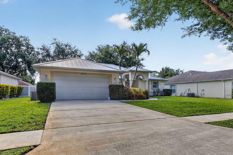 3 bedroom Single Family Residence at 8253 Sand Pine Circle, Lake Lucie Estates, Port St. Lucie — photo 3