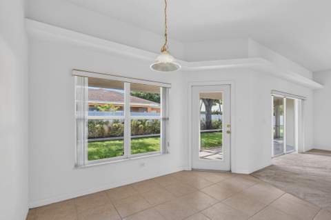 8253 Sand Pine Circle, Port St. Lucie FL - photo 16 of 46