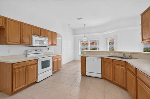 8253 Sand Pine Circle, Port St. Lucie FL - photo 22 of 46