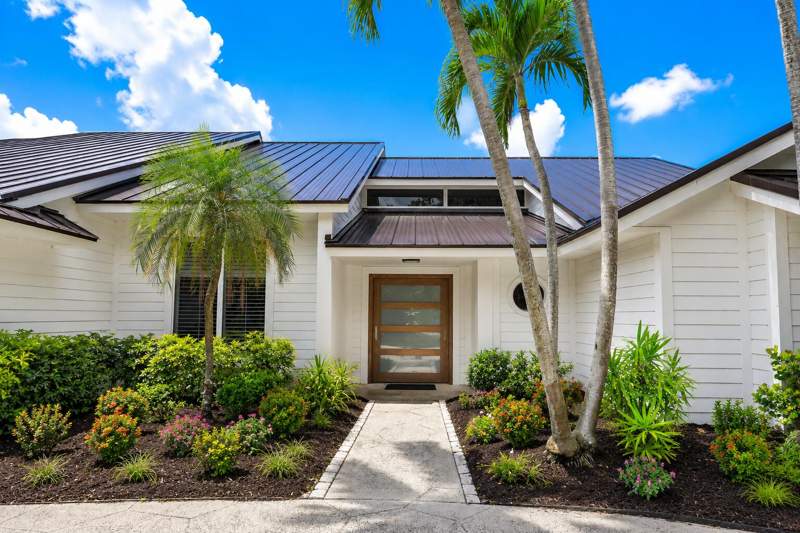 4 bedroom Single Family Residence at 10290 SE Banyan Way, Heritage Oaks, Jupiter — photo 3