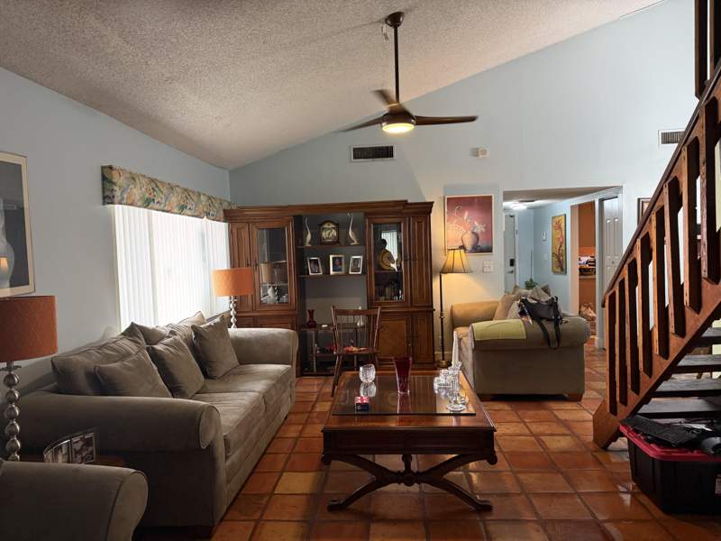 3 bedroom Villa at 6008 NW 1st Street, Margate Realty No 2, Margate — photo 3