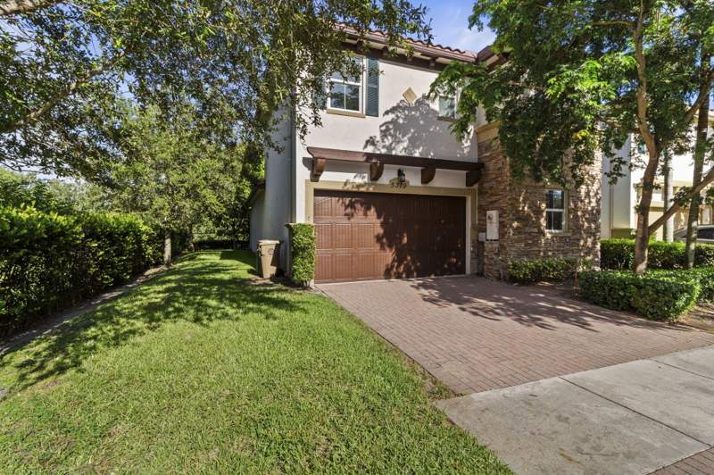 4 bedroom Single Family Residence at 5319 Falcon Trail, Osprey Landing, Davie — photo 4