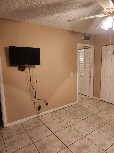 104 Westbury, Deerfield Beach FL - photo 16 of 40