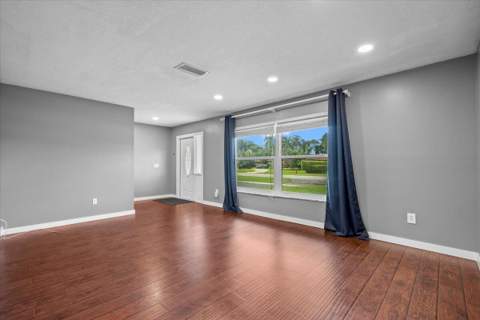 7423 Oakmont Drive, Greenacres FL - photo 20 of 44