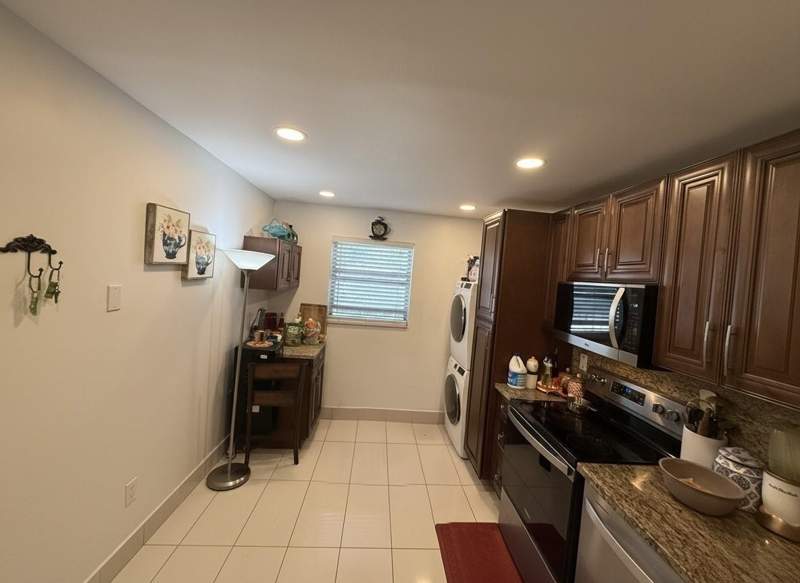 2 bedroom Condominium at 2850 Forest Hills Boulevard #214, Lake Forest Condo, Coral Springs — photo 5