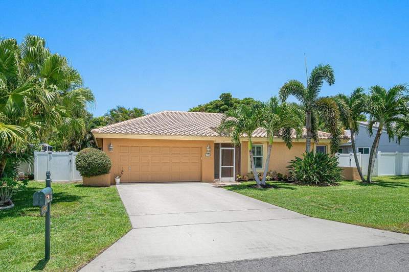 3 bedroom Single Family Residence at 6930 NW 2nd Terrace, Boca Lake Estates, Boca Raton — photo 2