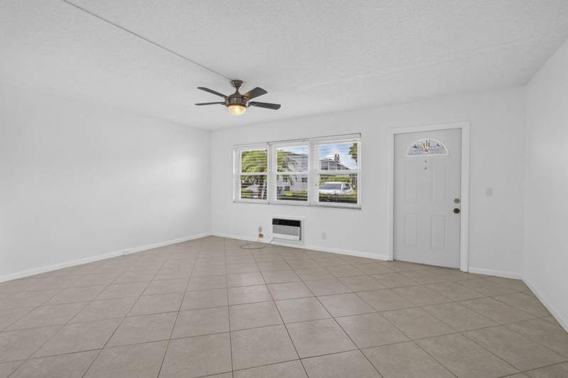1 bedroom Condominium at 127 Chatham F, Chatham Condos, West Palm Beach — photo 4