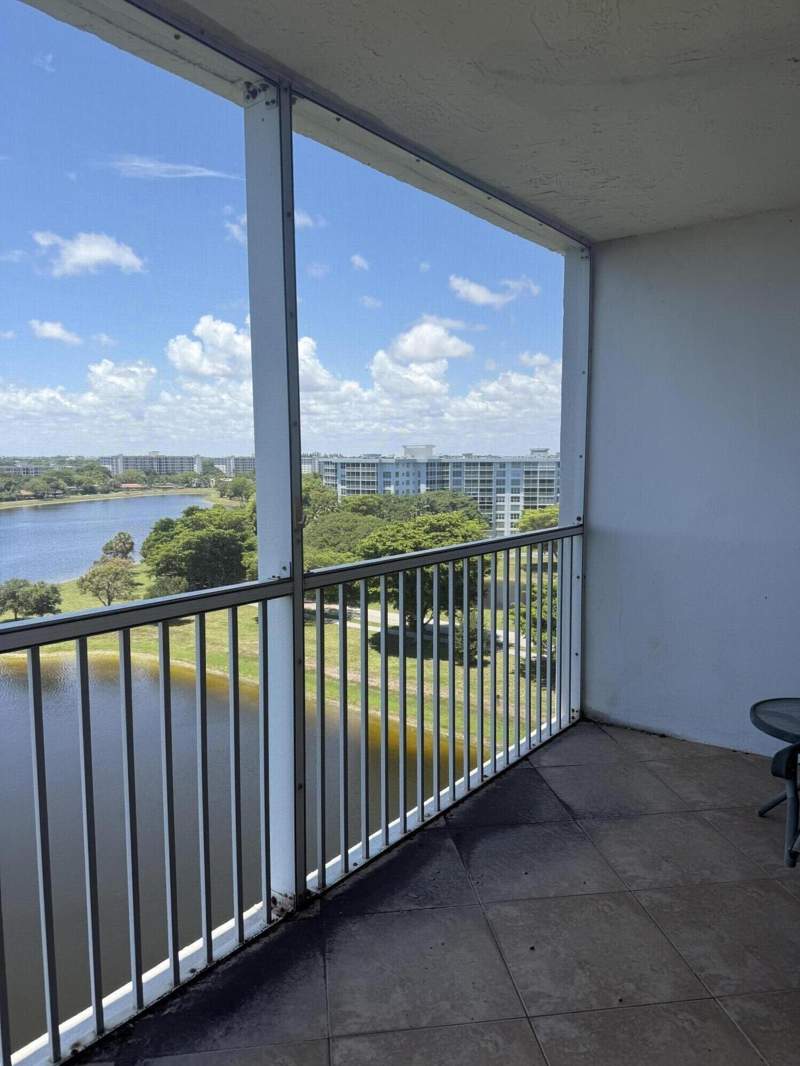 2 bedroom Condominium at 2900 N Course Drive #1005, Palm Aire , Pompano Beach — photo 2
