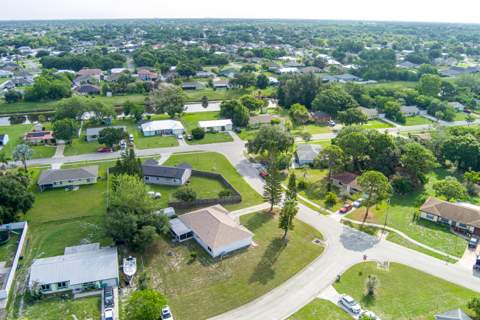 3120 SW Landale Boulevard, Port St. Lucie FL - photo 11 of 65