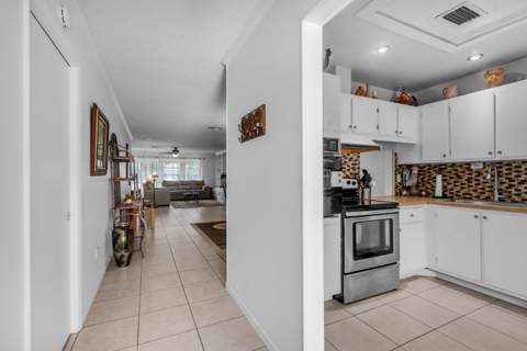 2886 Fernley Drive #76, West Palm Beach FL - photo 7 of 39