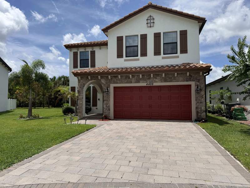 4 bedroom Single Family Residence at 4426 Buena Tara Drive, Villa Tara, Lake Belvedere Estates — photo 2