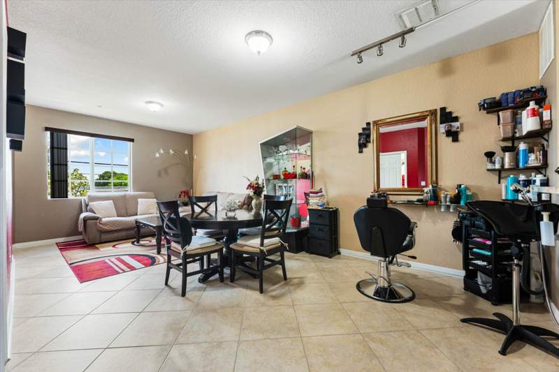 2 bedroom Townhouse at 131 NW 2nd Avenue #3, Highland Park Village Condo, Hallandale — photo 2