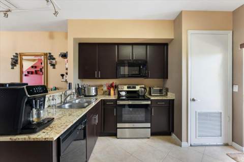 131 NW 2nd Avenue #3, Hallandale FL - photo 6 of 31