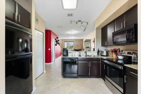 131 NW 2nd Avenue #3, Hallandale FL - photo 7 of 31