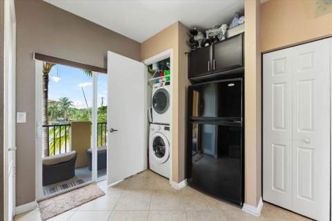 131 NW 2nd Avenue #3, Hallandale FL - photo 8 of 31