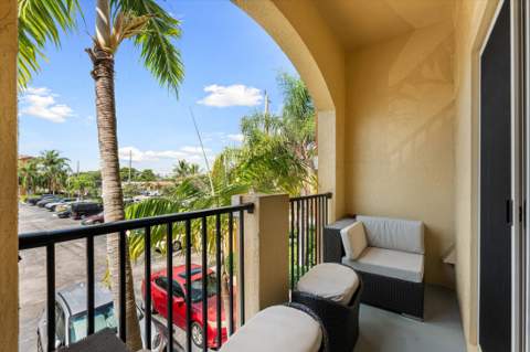 131 NW 2nd Avenue #3, Hallandale FL - photo 10 of 31