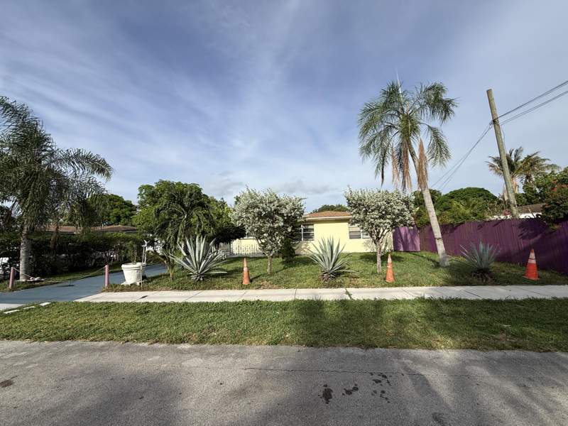 3 bedroom Single Family Residence at 124 NW 45th Avenue, Westgate Lake Manors, Plantation — photo 4