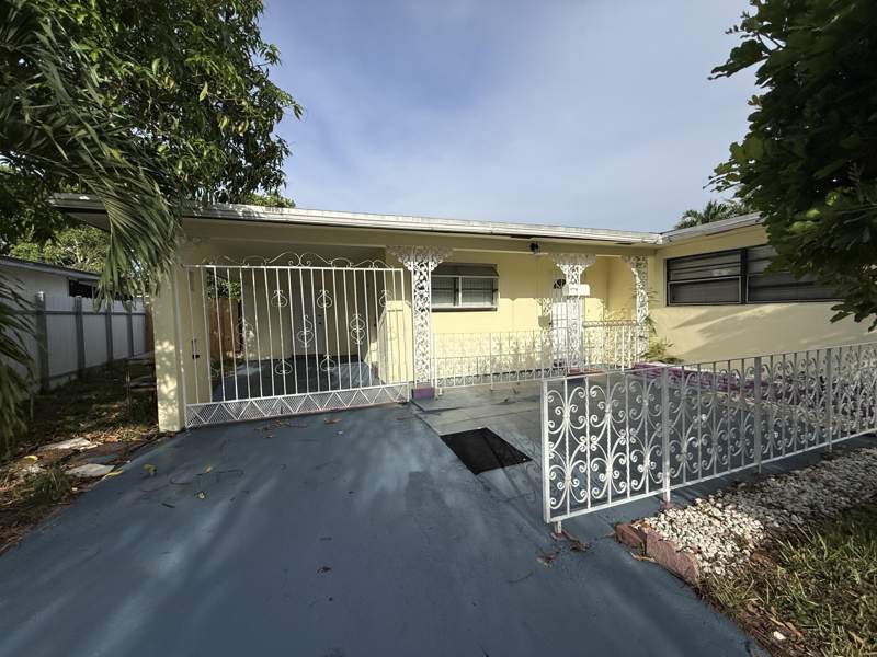 3 bedroom Single Family Residence at 124 NW 45th Avenue, Westgate Lake Manors, Plantation — photo 3