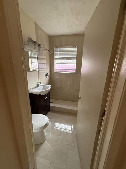 124 NW 45th Avenue, Plantation FL - photo 20 of 39