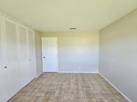 2966 Ashley Drive #F, West Palm Beach FL - photo 12 of 17