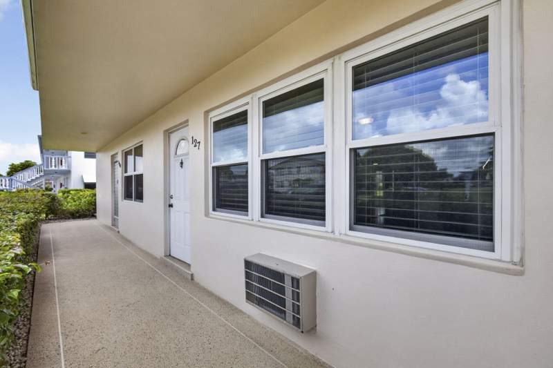 1 bedroom Condominium at 127 Chatham F, Chatham Condos, West Palm Beach — photo 3