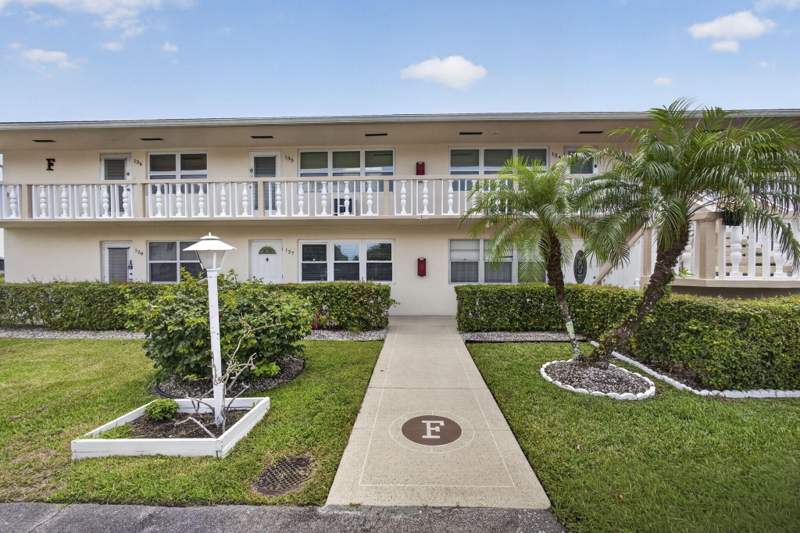 1 bedroom Condominium at 127 Chatham F, Chatham Condos, West Palm Beach — photo 2