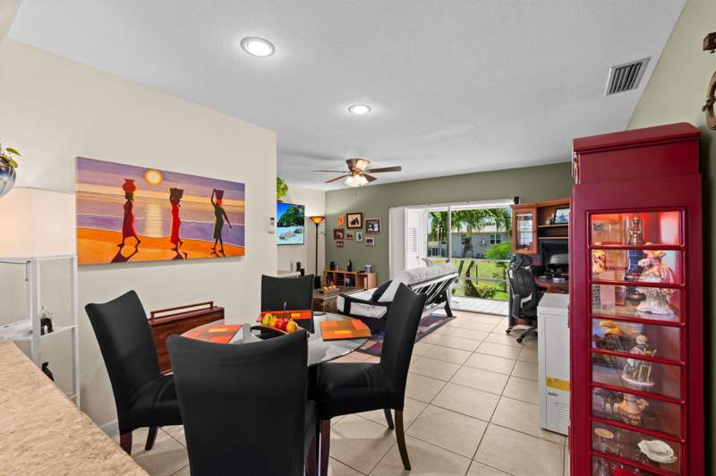 1 bedroom Condominium at 312 NE 17th Avenue #203, Four Sea Suns Condo, Boynton Beach — photo 2