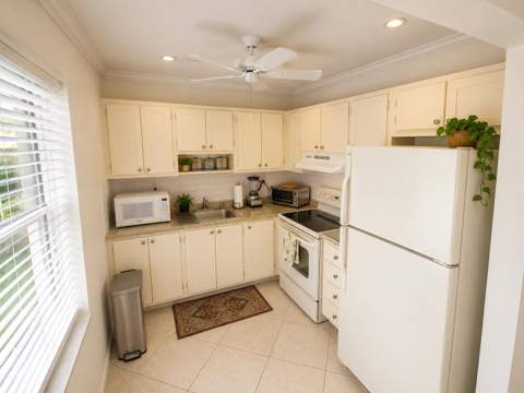 567 Burgundy L, Delray Beach FL - photo 6 of 16