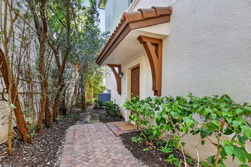 3 bedroom Townhouse at 27 NW Hawthorne Place, Library Commons, Boca Raton — photo 2