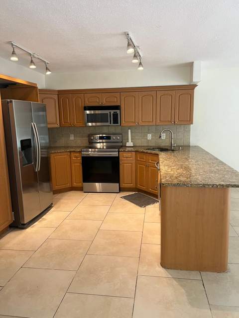 8586 NW 23rd Manor #W, Coral Springs FL - photo 9 of 39