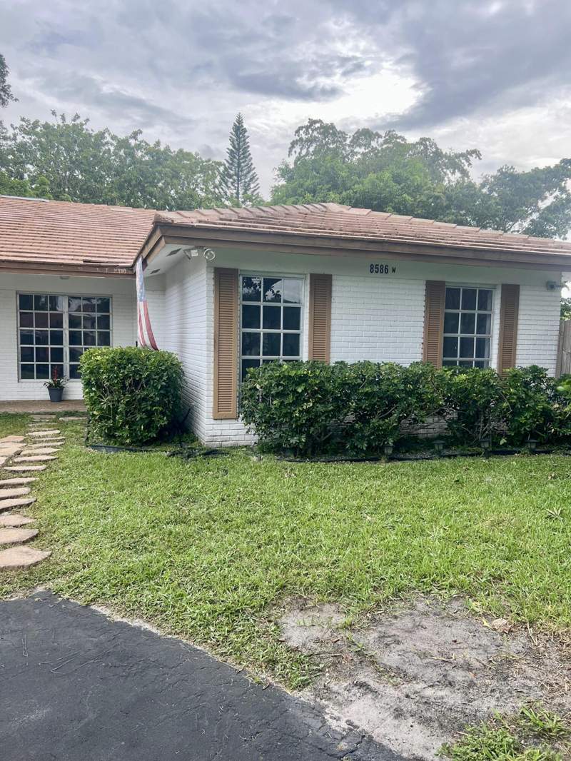 3 bedroom Single Family Residence at 8586 NW 23rd Manor #W, Forest Hills South, Coral Springs — photo 3